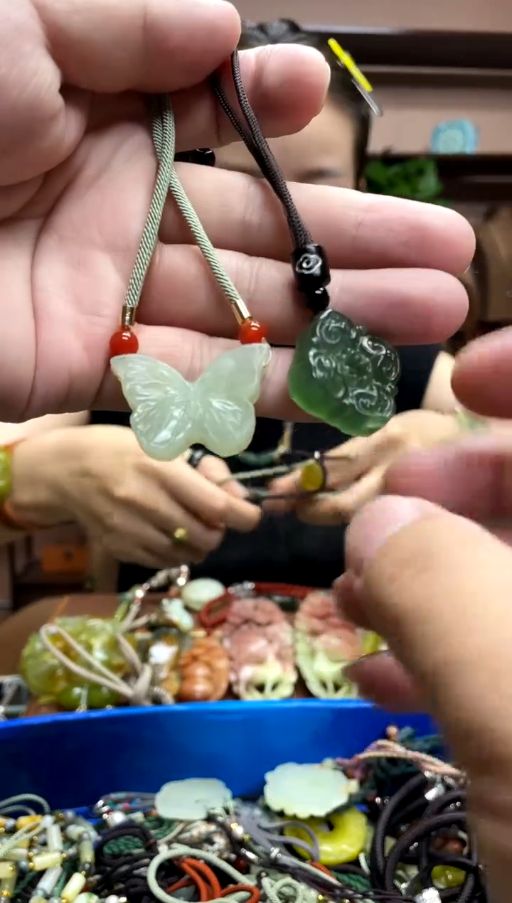 未镶嵌岫玉吊坠·