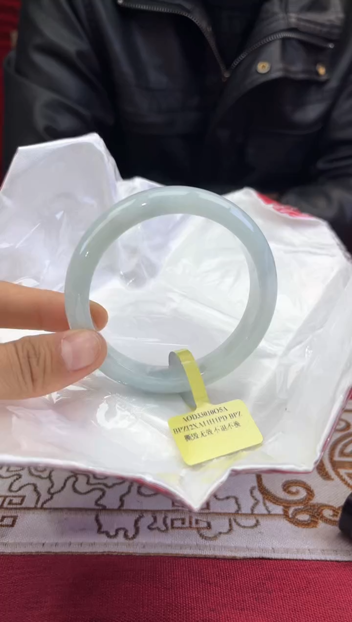 【闪购商品】翡翠手镯未镶嵌翡翠手镯