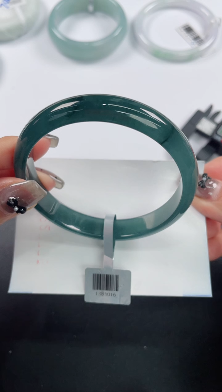 未镶嵌手镯翡翠基地发货H8978