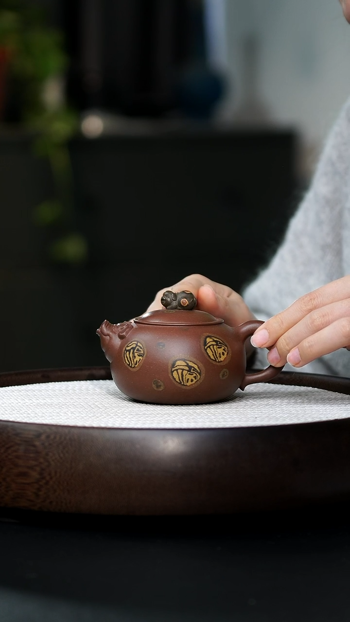 江*ZYX-0019金猪纳福-紫泥绞泥-175cc