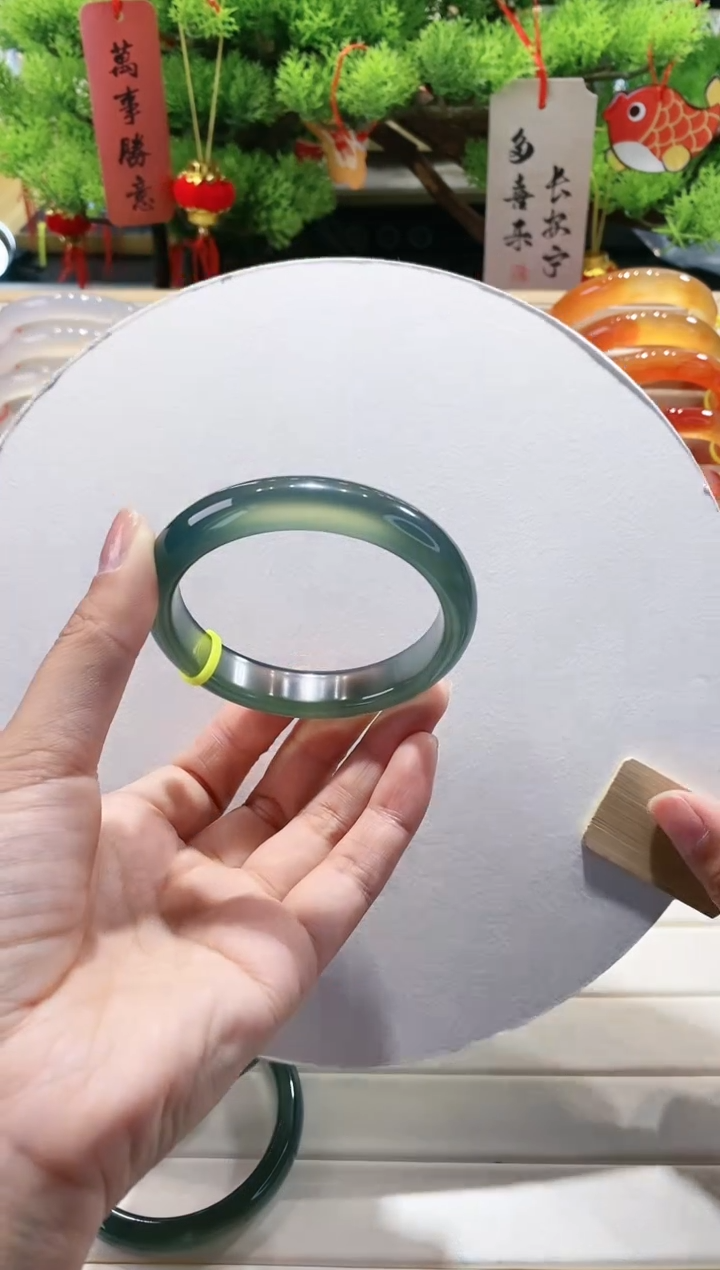 【闪购商品】玛瑙/玉髓手镯未镶嵌135-