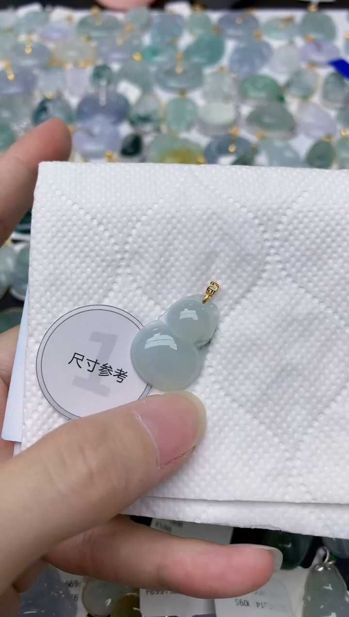 翡翠18K金镶嵌颈饰天然A货翡翠