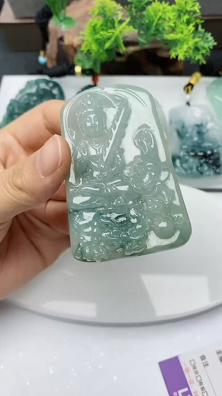 【闪购商品】翡翠颈饰未镶嵌        