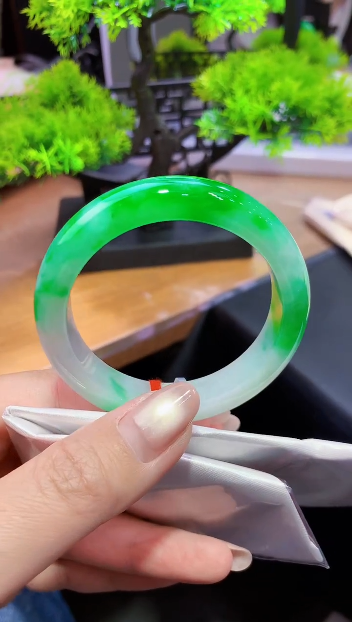 未镶嵌手镯翡翠-k310  天然缅甸A货翡翠52正圈总价76万定金2万