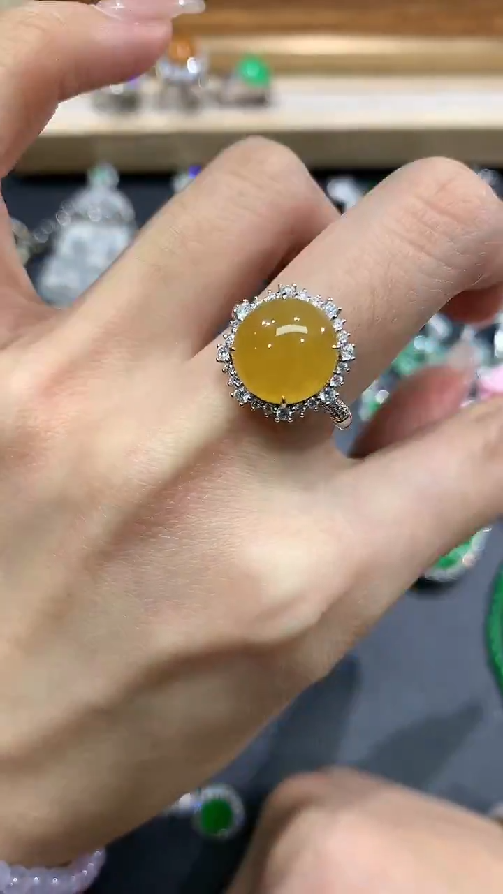 【闪购商品】翡翠戒指18K金镶嵌20团购