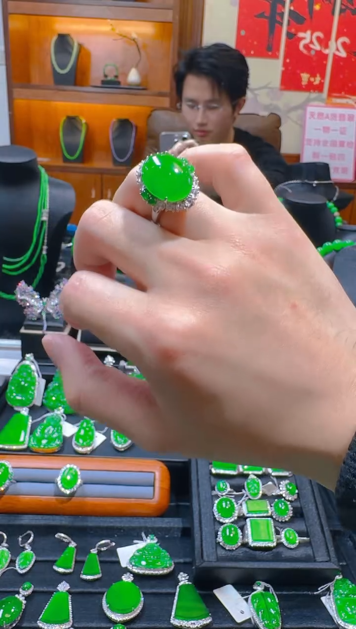 【闪购商品】翡翠吊坠(赠链)银S925镶嵌天然A货翡翠+吊坠戒指两用款