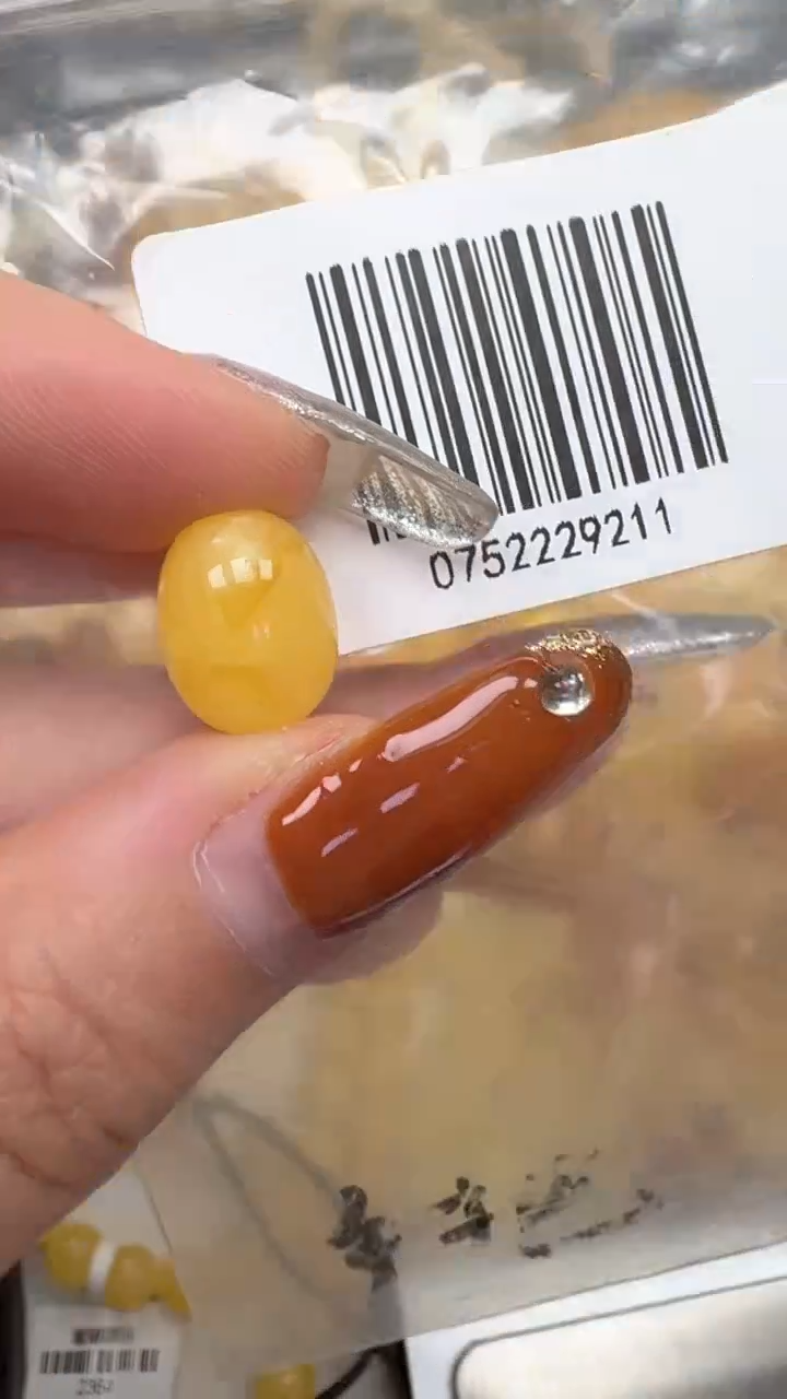 裸石琥珀未镶嵌如图