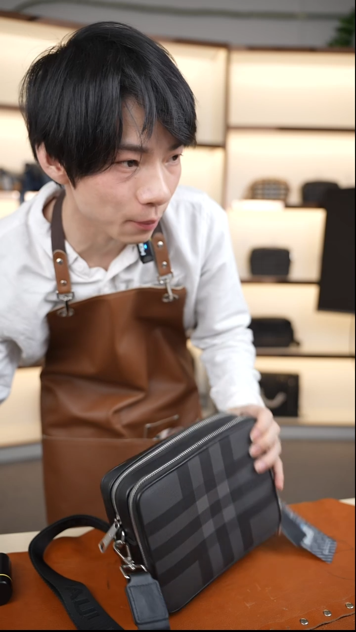头层牛皮男士斜挎包