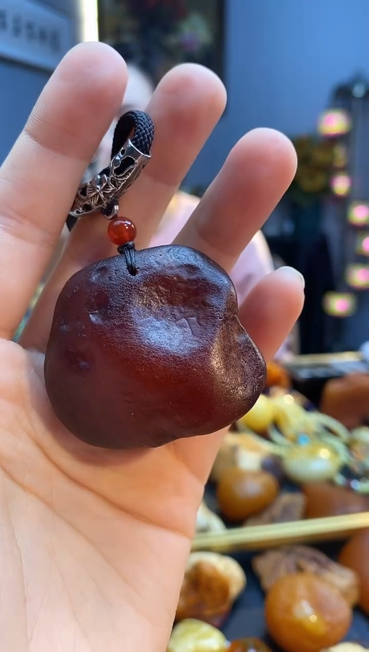 琥珀颈饰未镶嵌吊坠