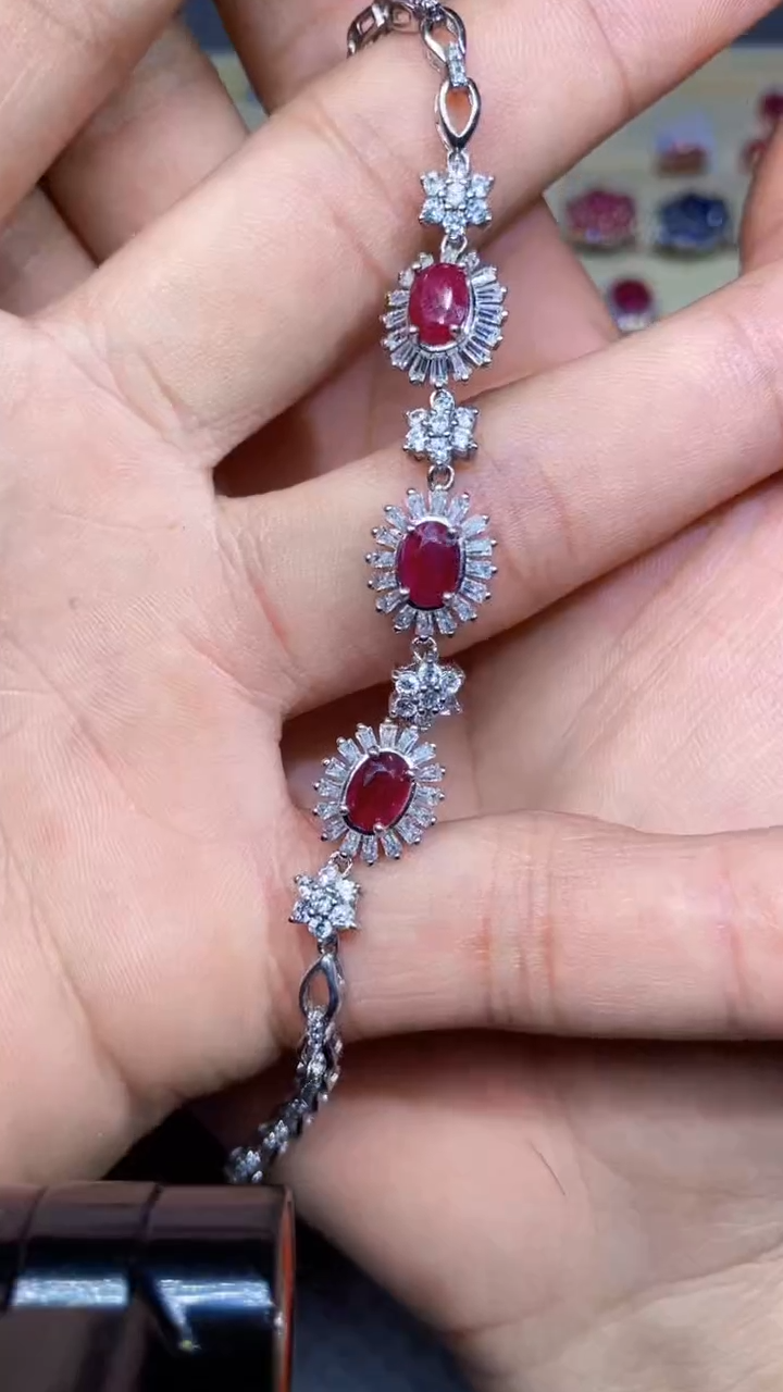 【闪购商品】红宝石手链银S925镶嵌.........