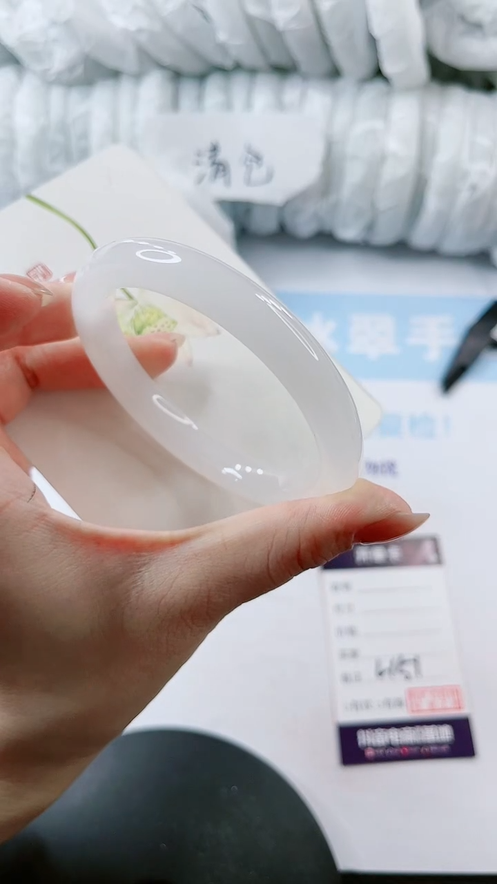 【闪购商品】石英质玉手镯未镶嵌多样性发货L151