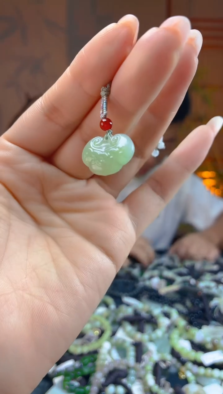 和田玉未镶嵌颈饰多样性发货，拍一发一