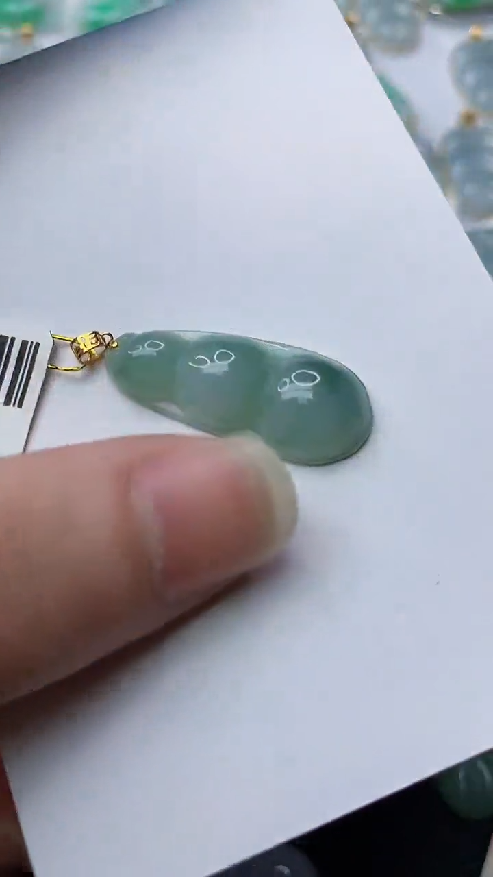 【闪购商品】翡翠颈饰18K金镶嵌90........