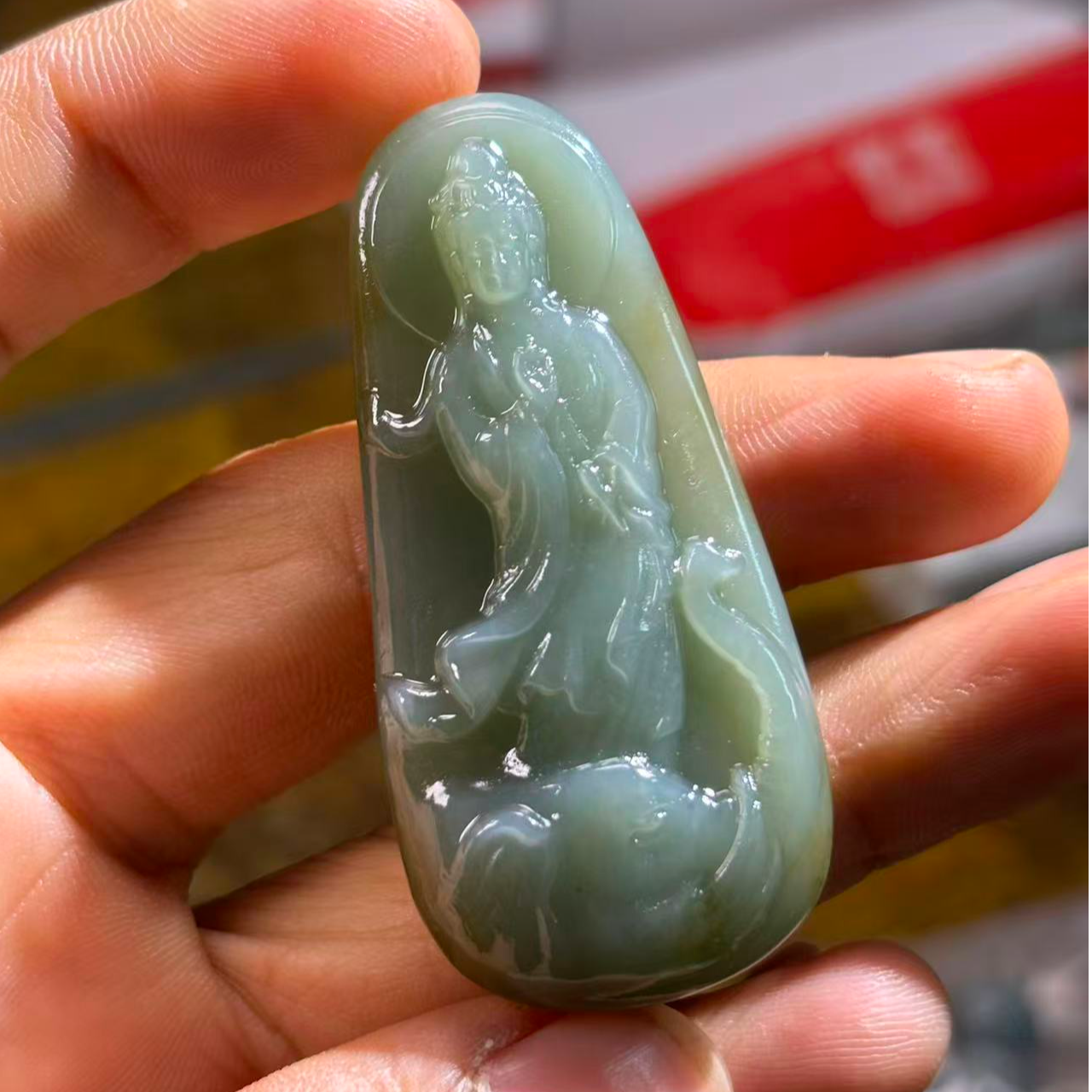 和田玉 且末蓝糖青观音吊坠 27×58