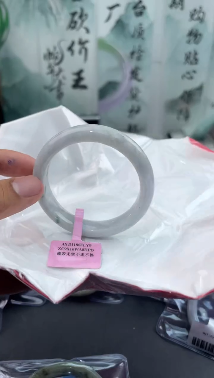 翡翠未镶嵌手镯5翡翠手镯