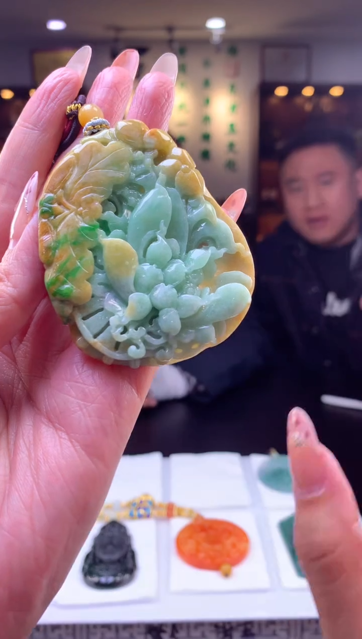 【闪购商品】定制翡翠未镶嵌挂件发货（拍一发一）