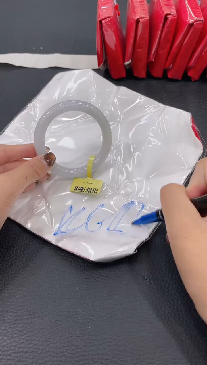 【闪购商品】翡翠手镯未镶嵌手镯