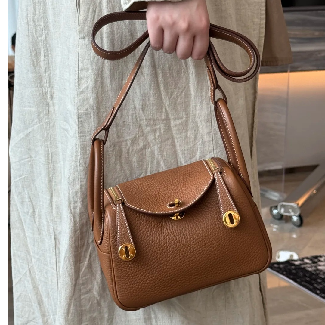 99新 Hermes/爱马仕 小花Jerry活动Lindy Mini金棕色 B刻包