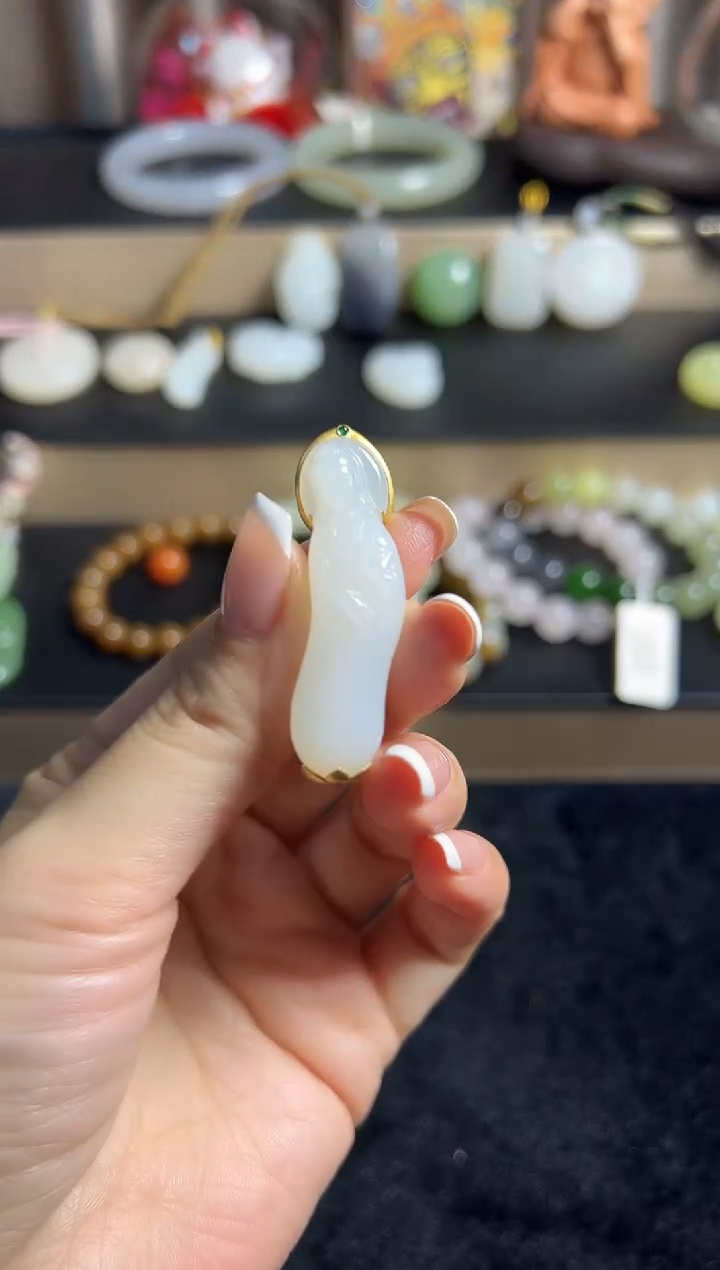吊坠(不含链)18K金镶嵌和田玉PBQ115-05