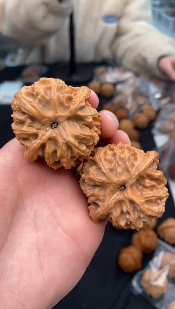 【闪购商品】文玩核桃把件苹果园44-t606