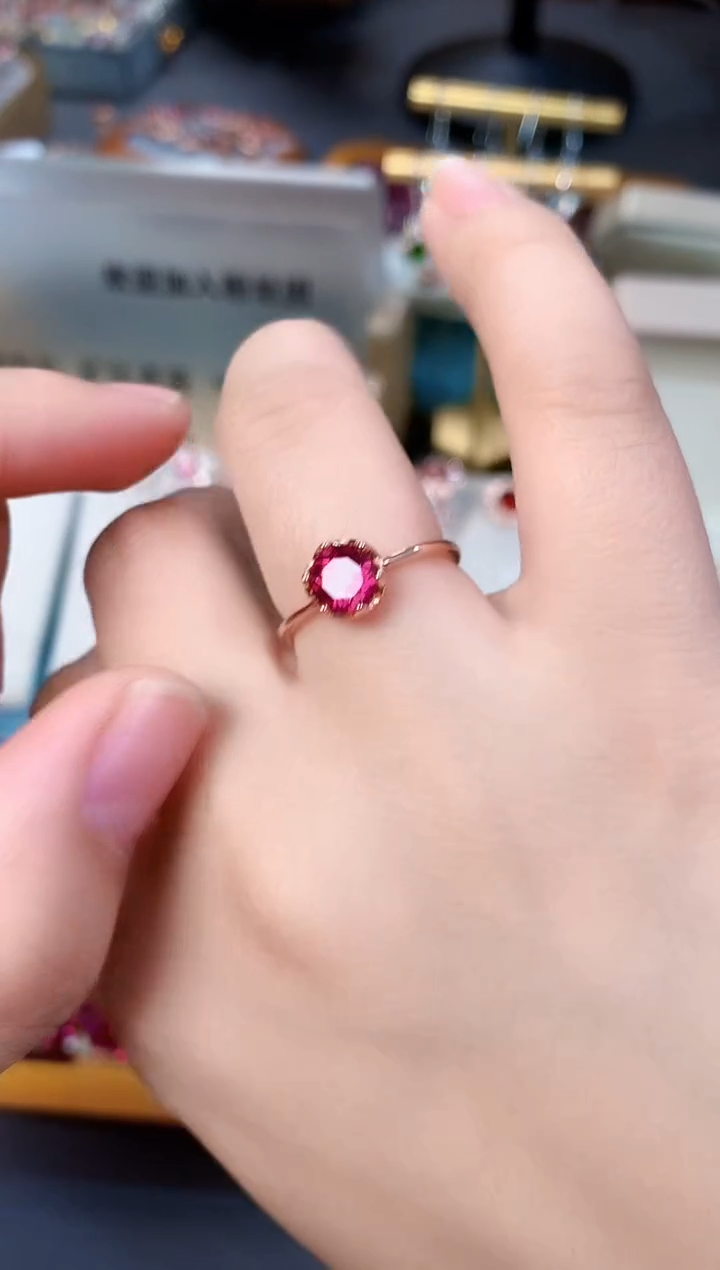 【闪购商品】石榴石戒指银S925镶嵌天然镁铝