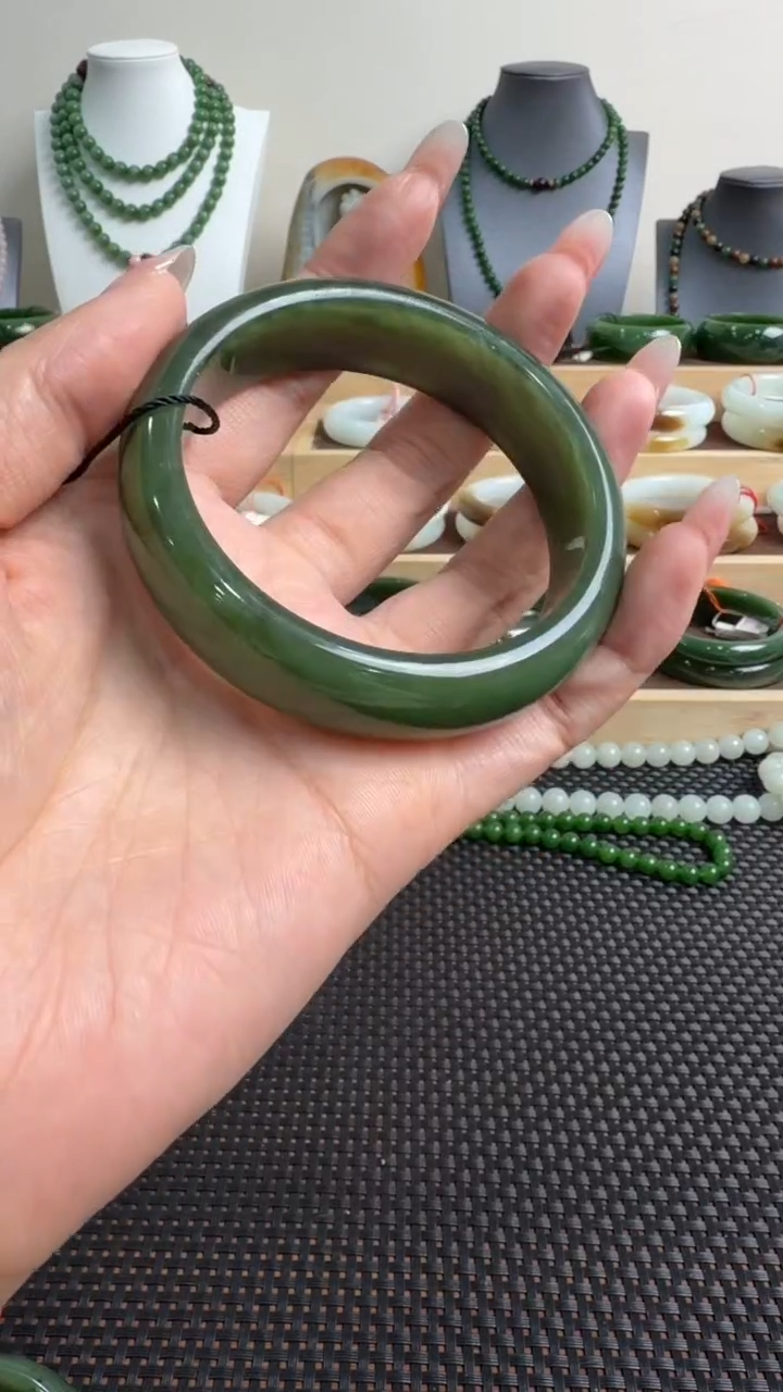 颈饰未镶嵌和田玉手镯62