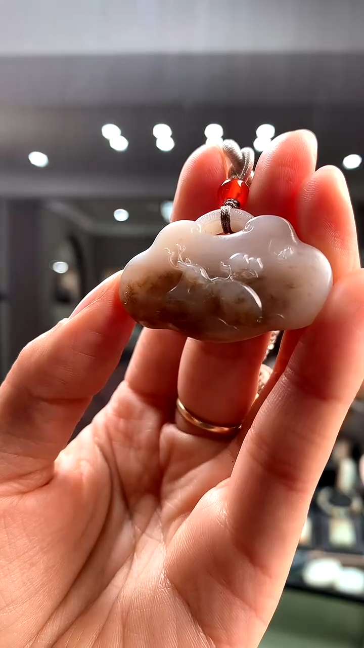 颈饰未镶嵌和田玉挂件