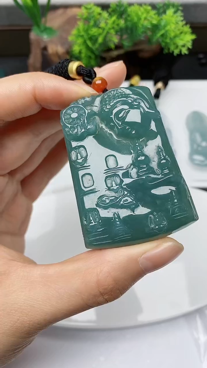 【闪购商品】翡翠颈饰未镶嵌