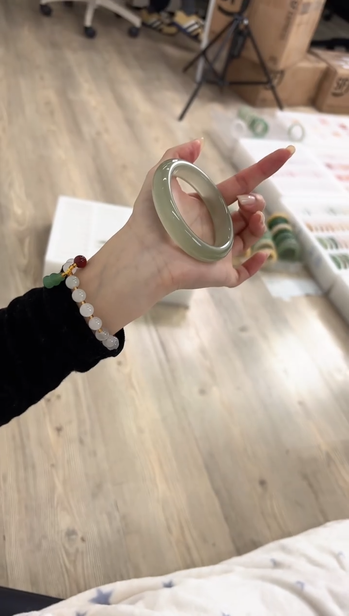 未镶嵌手镯石英质玉120-56D