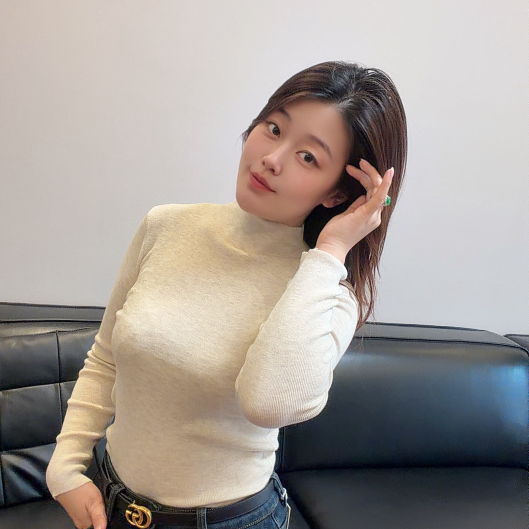 修身型浅花杏半高领长袖针织纯色毛针织衫百搭高领毛衫