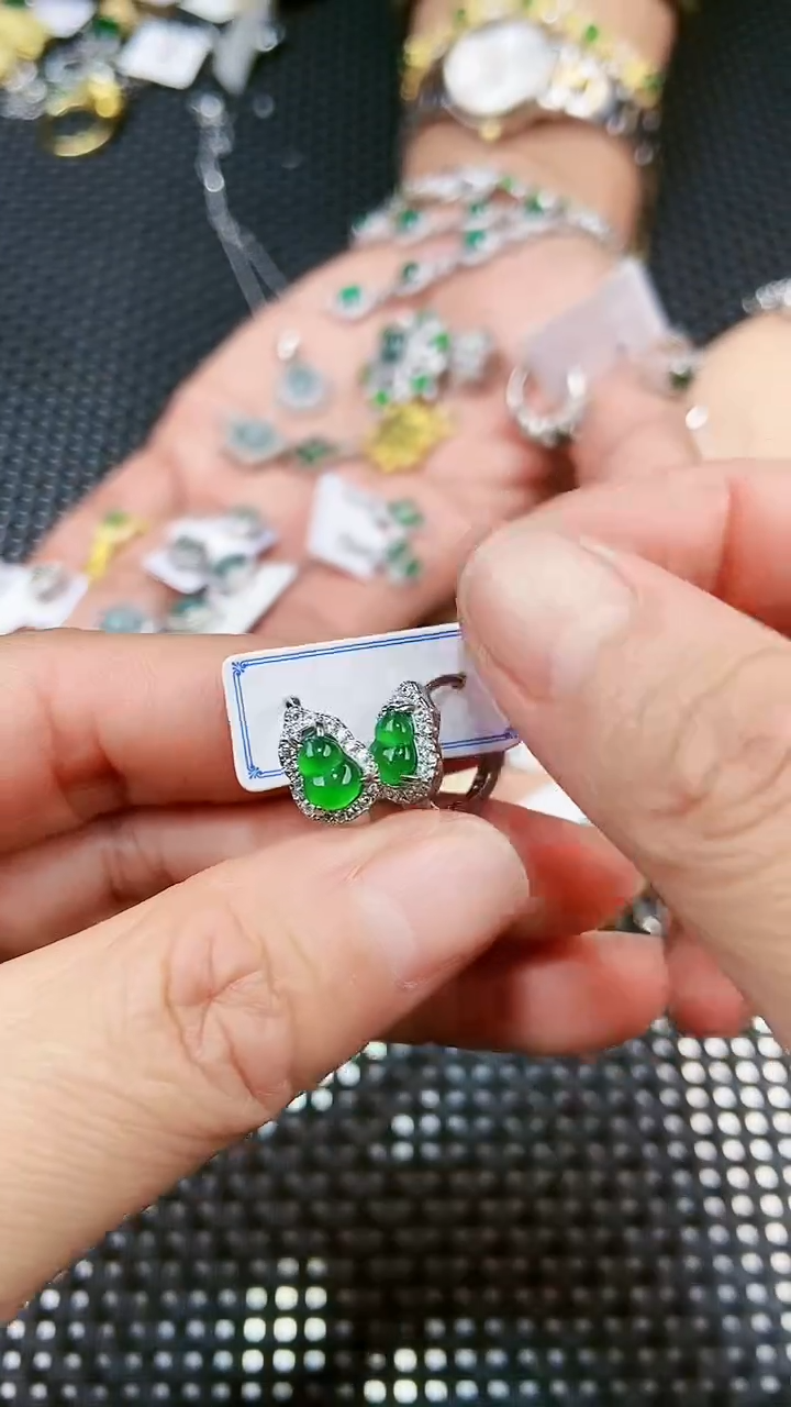 【闪购商品】翡翠耳饰未镶嵌11111111