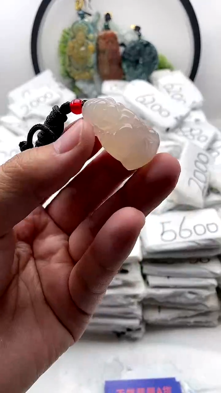 【闪购商品】玛瑙/玉髓颈饰未镶嵌财神