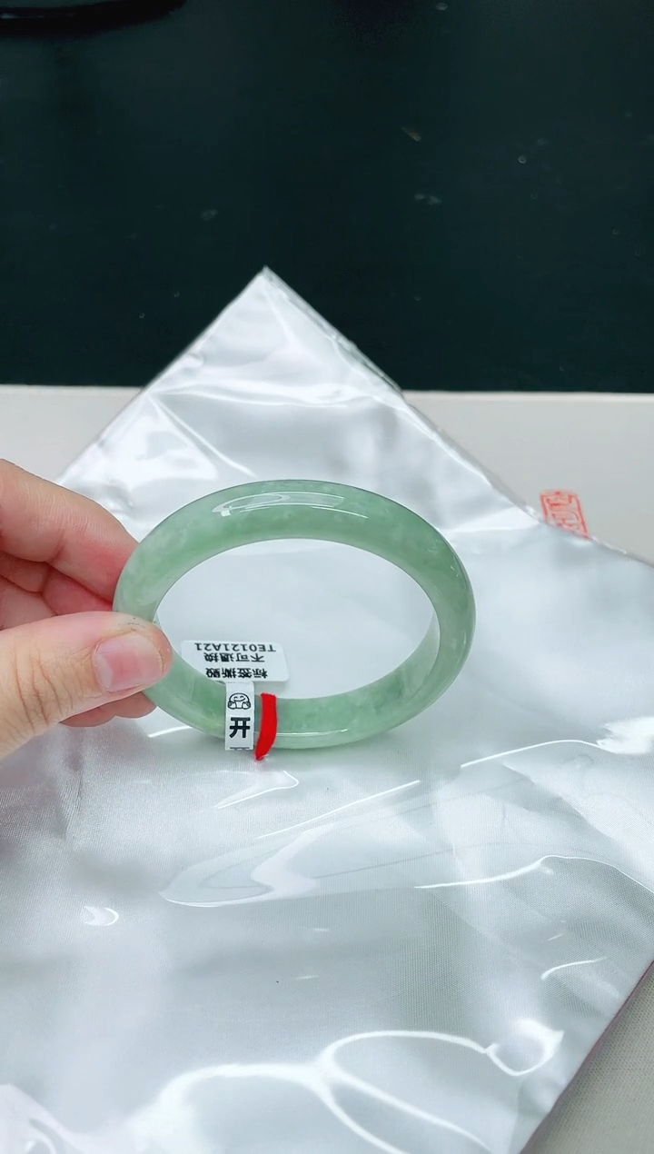 翡翠未镶嵌手镯天然A货翡翠56.5