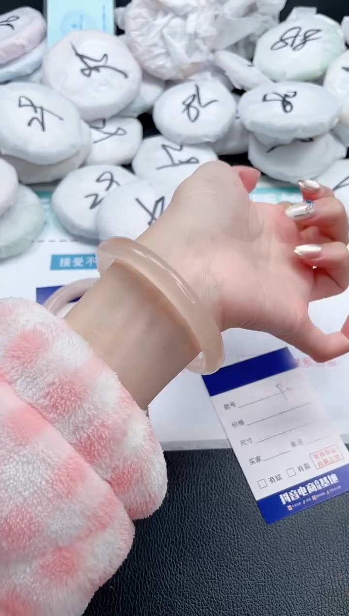 【闪购商品】石英质玉手镯未镶嵌23J93-60