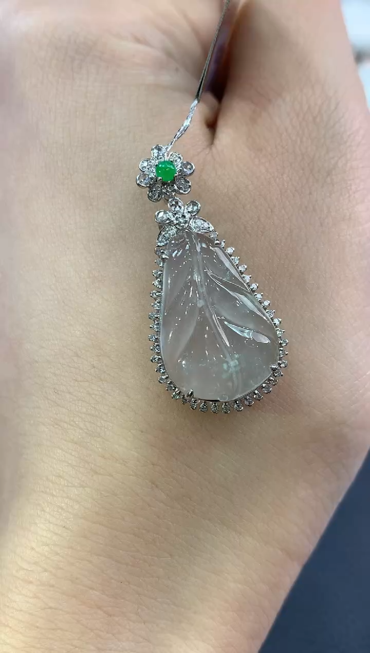 【闪购商品】翡翠吊坠(不含链)18K金镶嵌C31