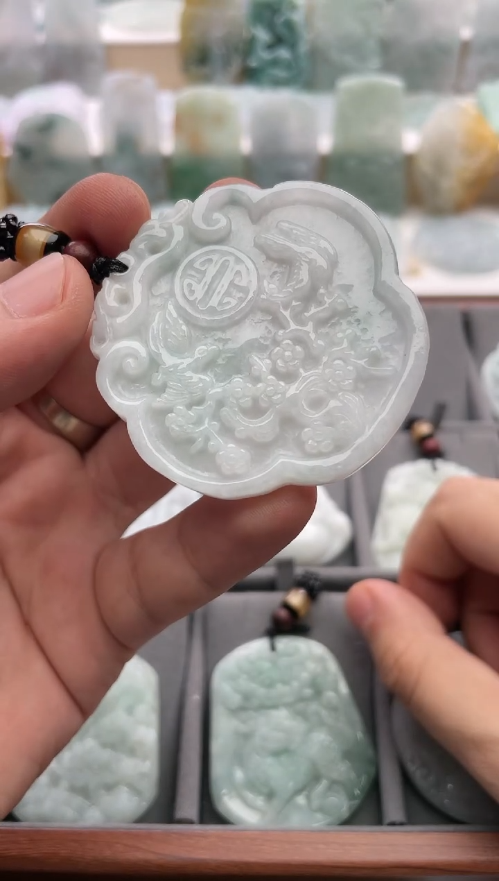 【闪购商品】翡翠颈饰未镶嵌..../2/19/ 72