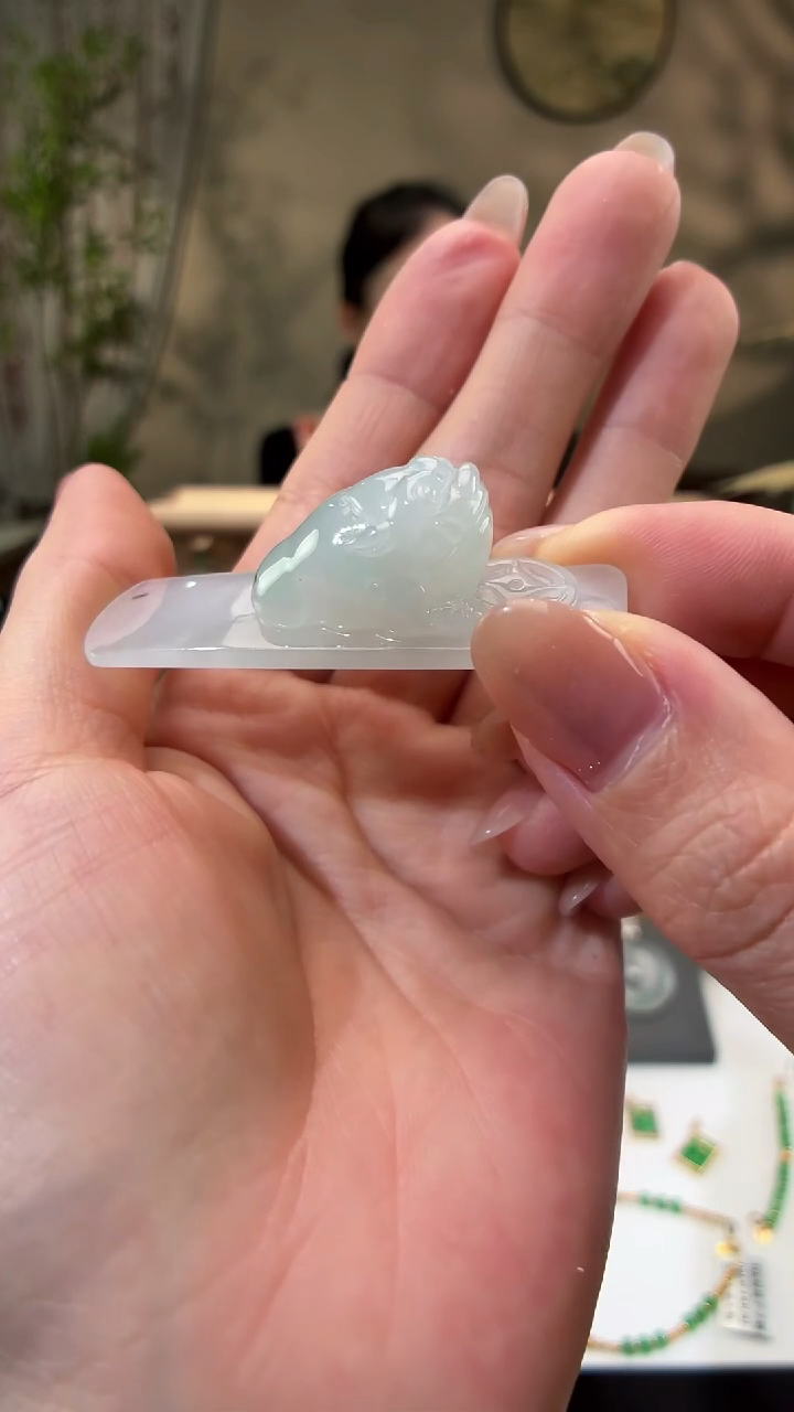 颈饰未镶嵌翡翠吊坠