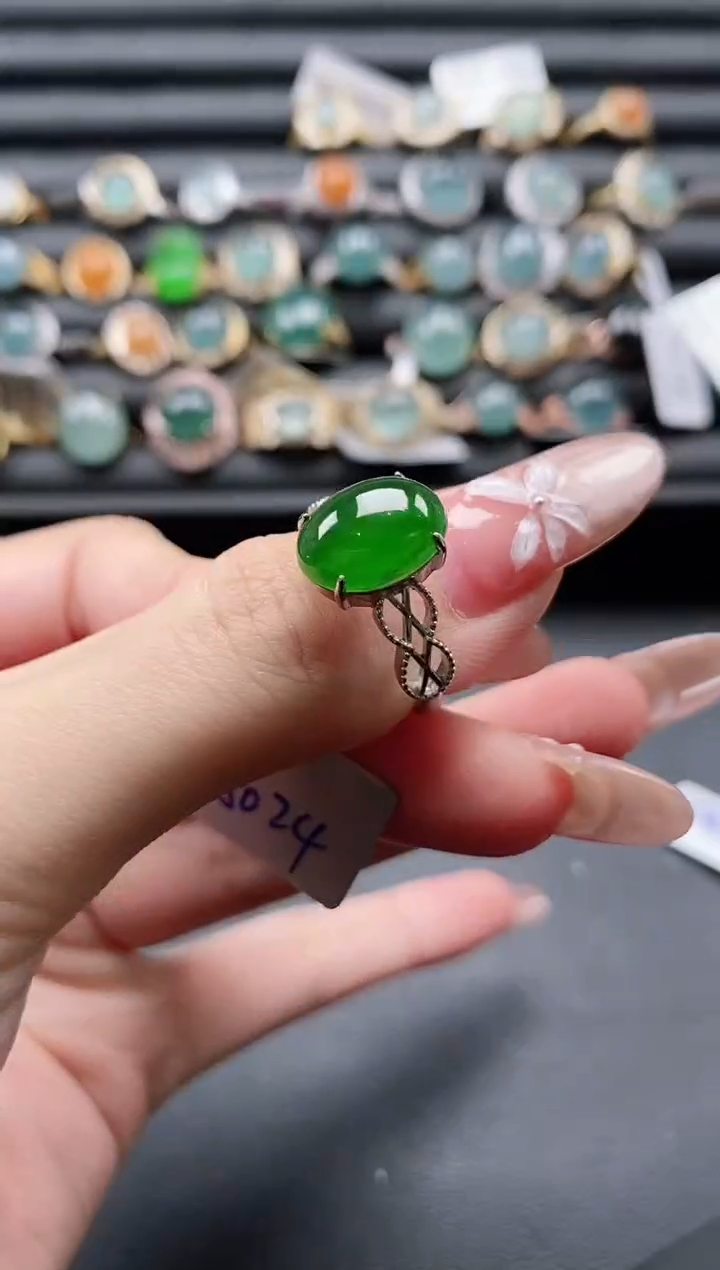 【闪购商品】翡翠戒指银S925镶嵌111111