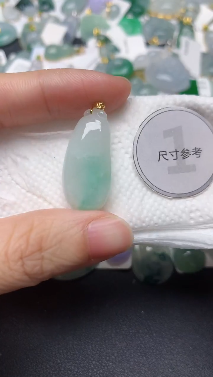 颈饰18K金镶嵌翡翠天然缅甸A货翡翠