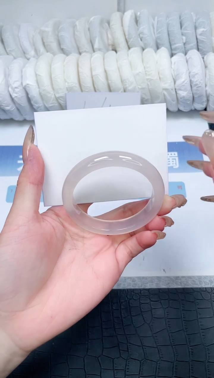 【闪购商品】石英质玉手镯未镶嵌Z204-57.8