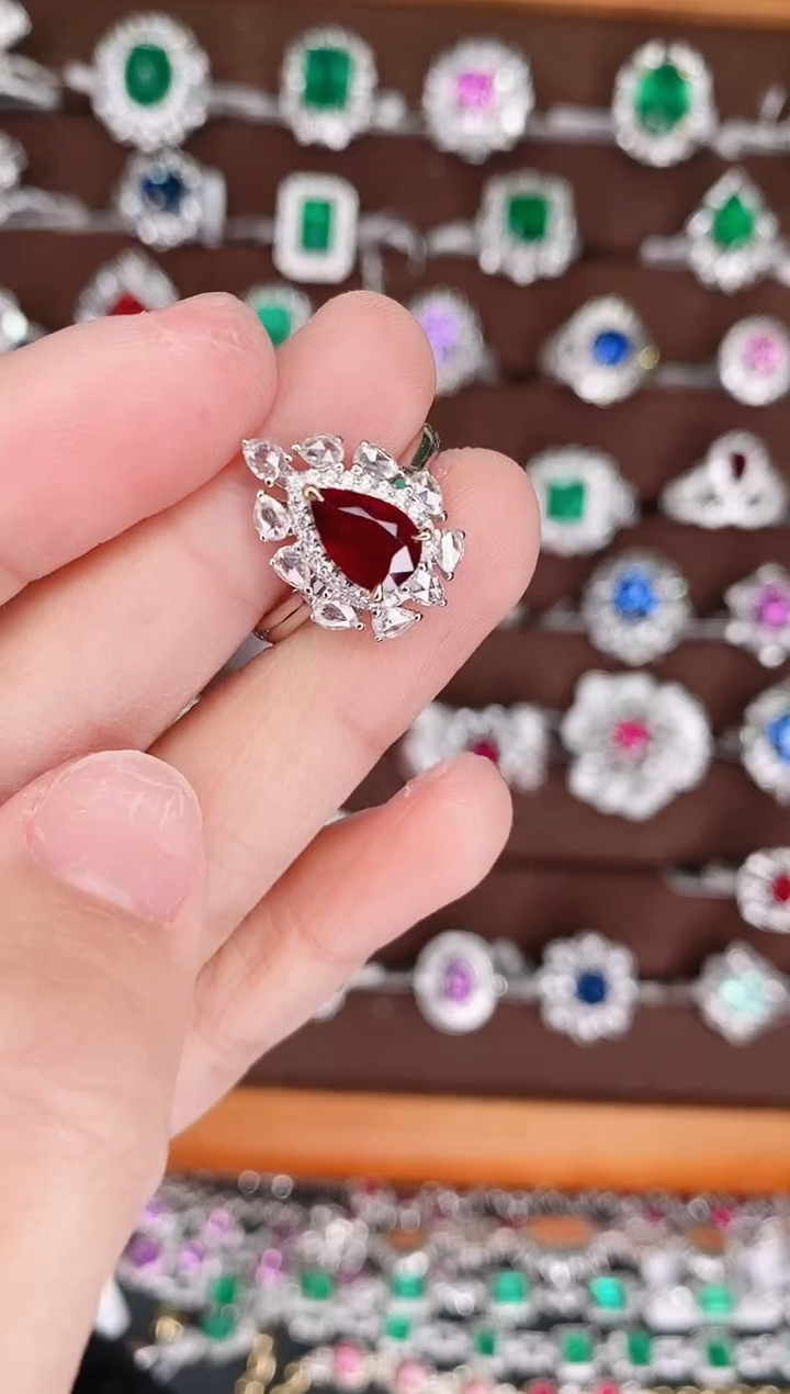 【闪购商品】红宝石18K金戒指18K金镶嵌18K金戒指