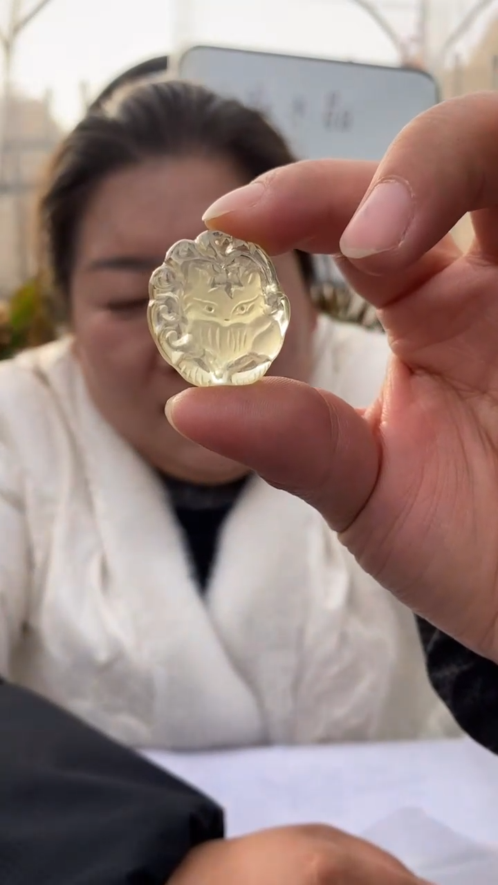 【闪购商品】黄晶吊坠未镶嵌黄水晶狐牌D276
