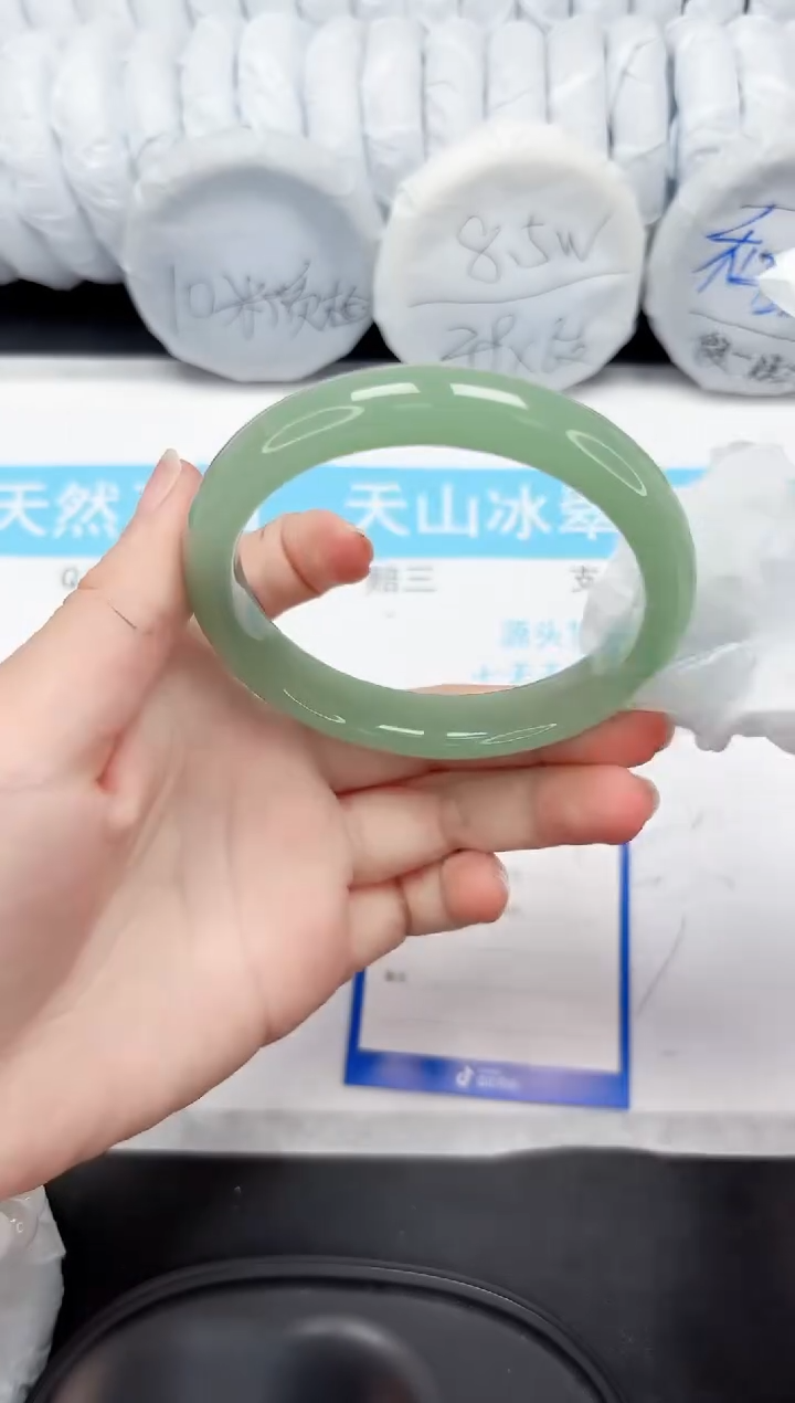 【闪购商品】石英质玉手镯未镶嵌354-64.5