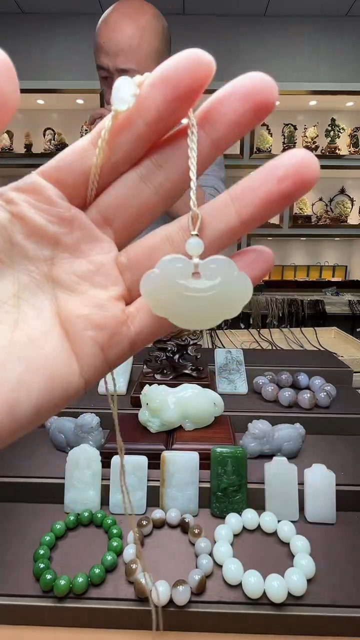 【闪购商品】和田玉颈饰未镶嵌苏