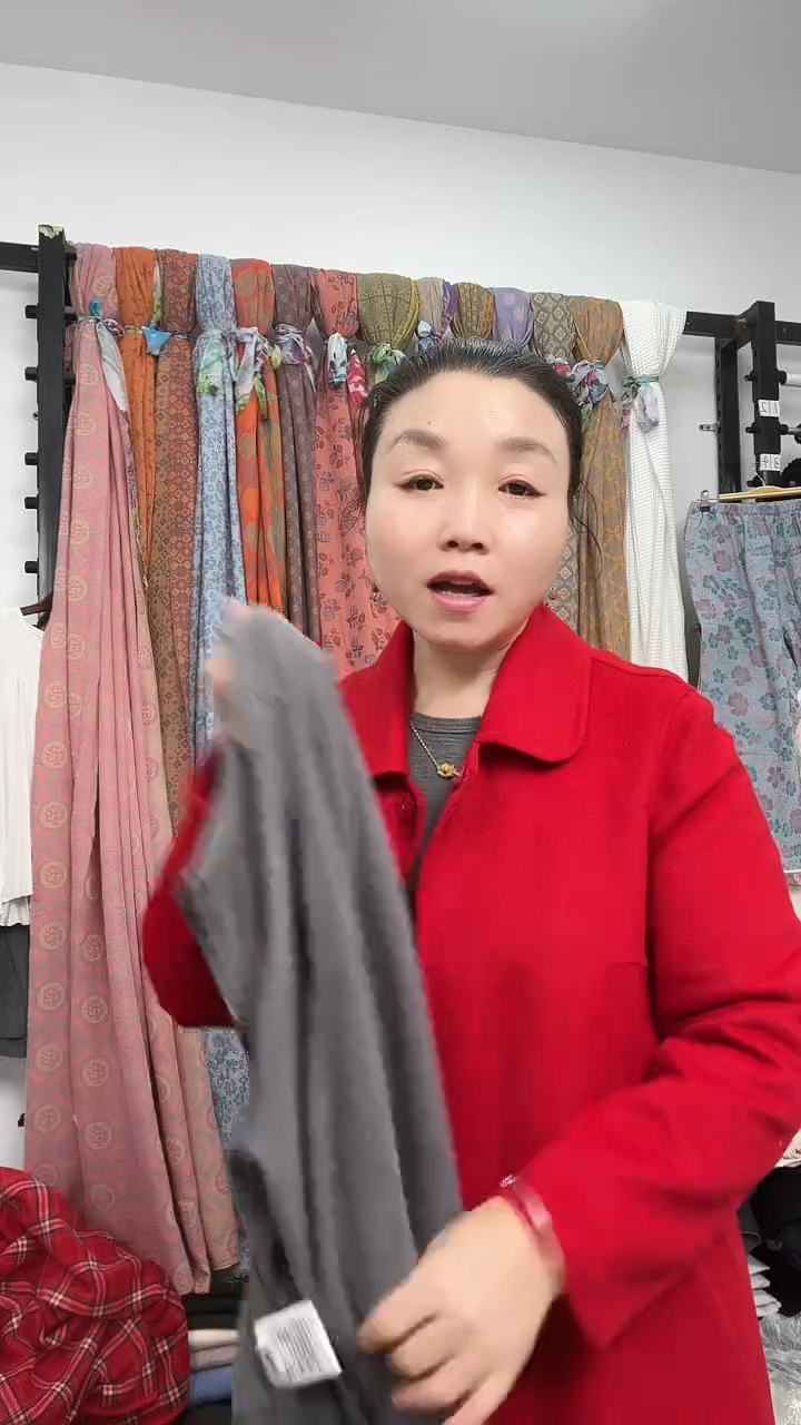 羊毛兰*酒红大衣XXL码1件