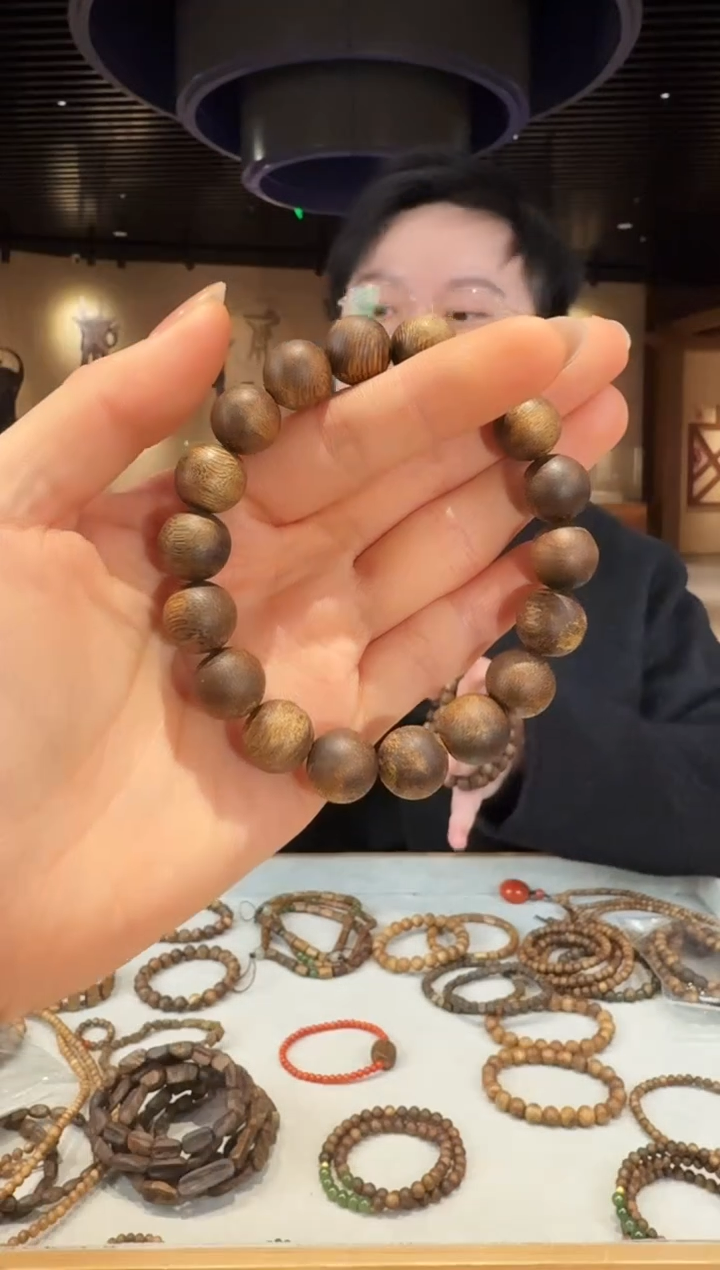 【闪购商品】沉香手串海南莺歌绿棋单圈圆珠