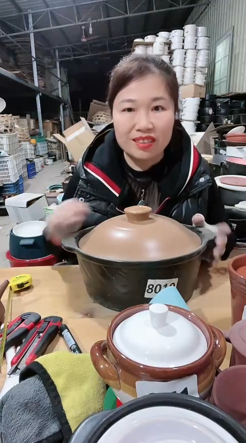【闪购商品】8010瑕疵黑锅带盖，，