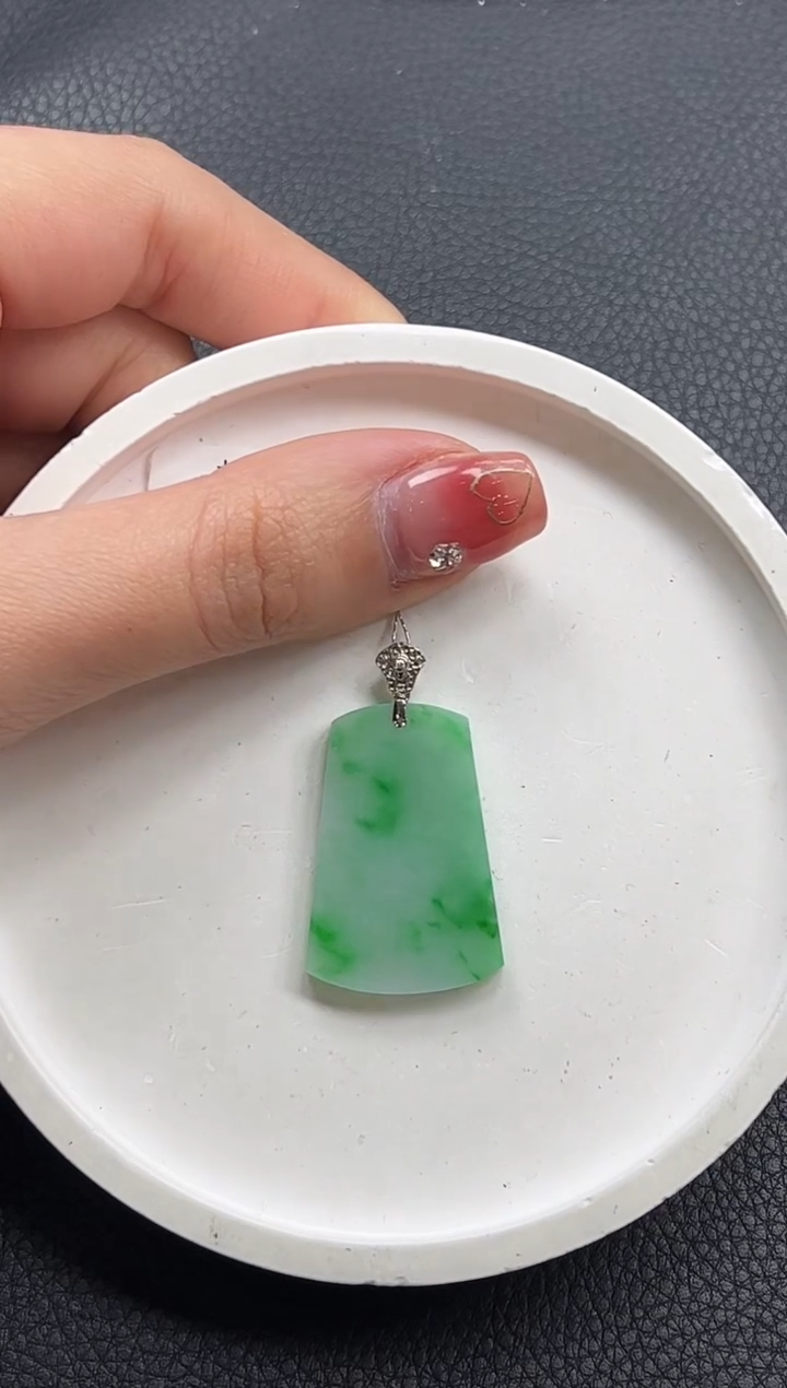 【闪购商品】翡翠颈饰18K金镶嵌无事牌