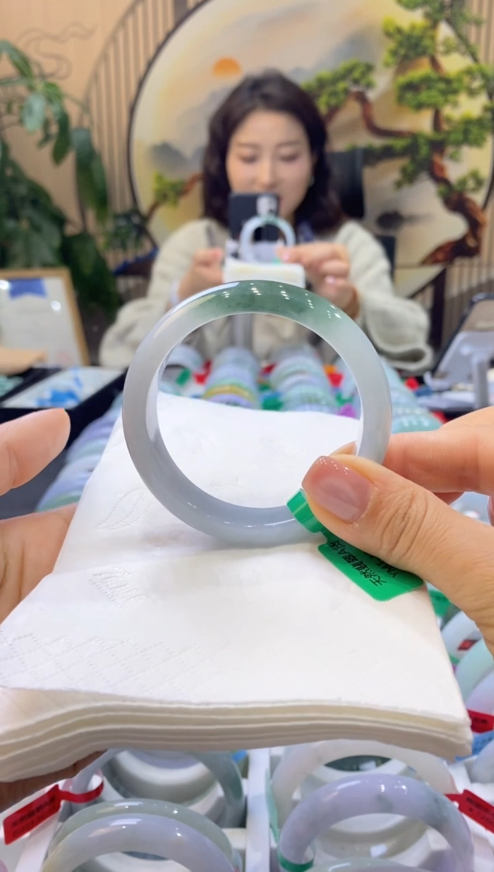 【闪购商品】翡翠手镯未镶嵌99904200