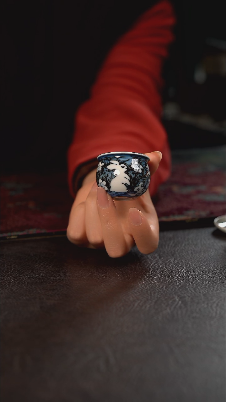 雲山敬古蓝地繁花兔不倒杯